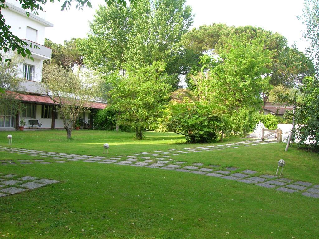 Hotel La Bussola Марина ди Маса Екстериор снимка