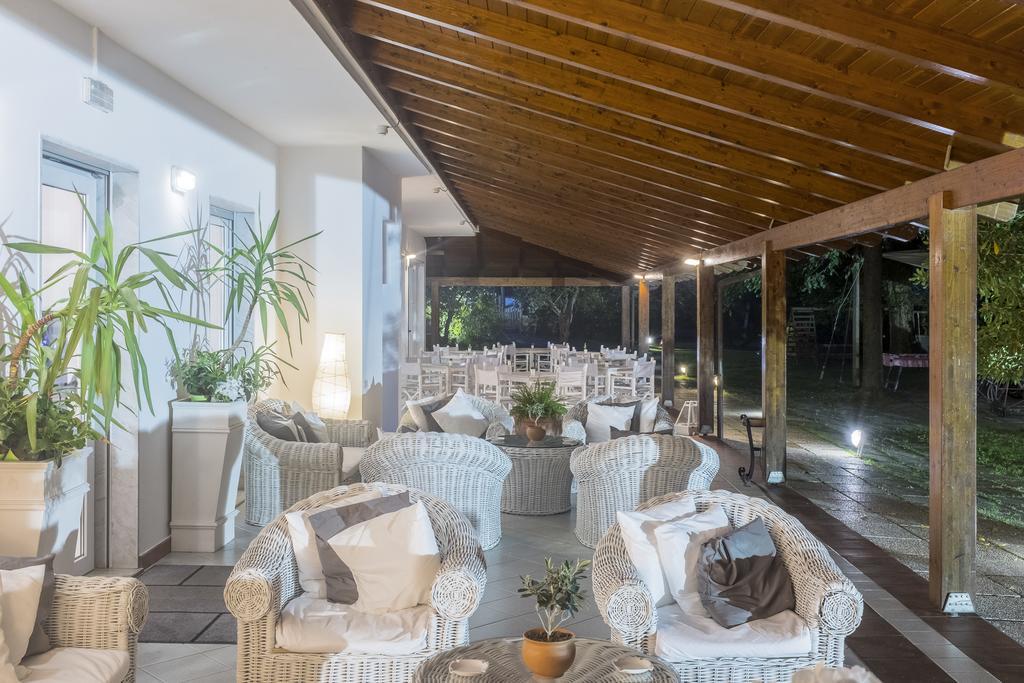 Hotel La Bussola Марина ди Маса Екстериор снимка