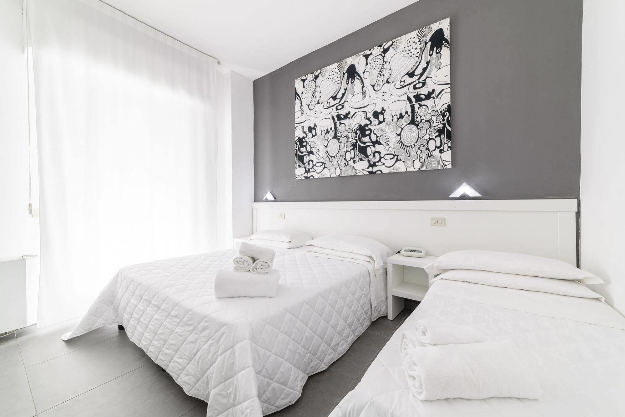 Hotel La Bussola Марина ди Маса Екстериор снимка